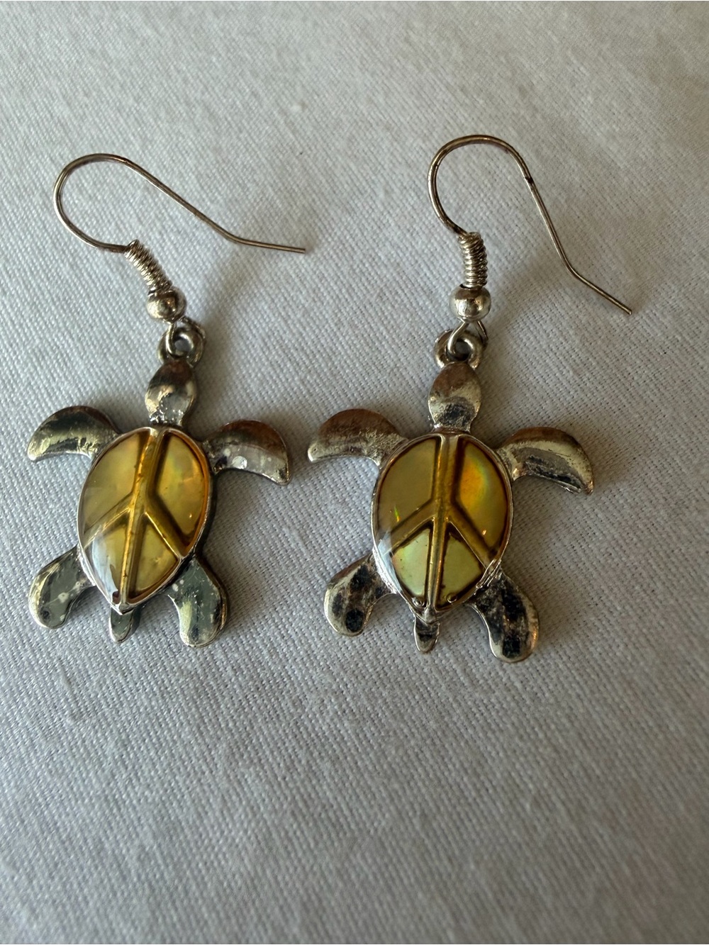 Cool Jewels Turtle Peace Sign Dangle Earrings Amber Silver Tone